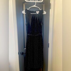 Women’s Dress
Belted